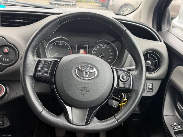 Toyota Yaris LUNA 396763860