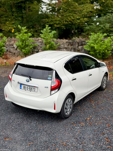 Toyota Aqua | 2018 | 109,000 KM | Hybrid | Auto 396731944