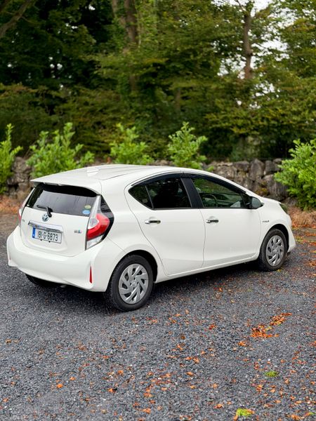 Toyota Aqua | 2018 | 109,000 KM | Hybrid | Auto 396731954