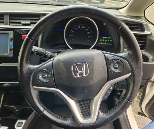 Honda Fit 2016 Petrol Hybrid Automatic 396880886