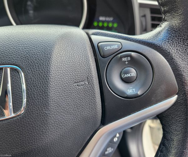 Honda Fit 2016 Petrol Hybrid Automatic 396880892