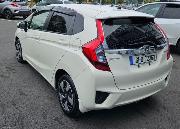 Honda Fit 2016 Petrol Hybrid Automatic 396880898