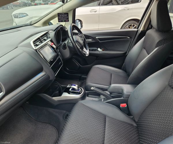 Honda Fit 2016 Petrol Hybrid Automatic 396880904