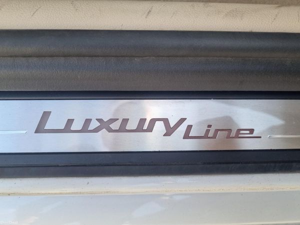 2017 BMW 5-Series Luxury Line – Japanese Import 396890268