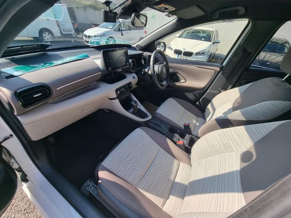 2020 Toyota Yaris Hybrid Petrol – High Spec 396892536