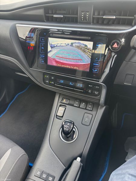 Toyota Auris 2017 PETROL HYBRID LUNA 396812036