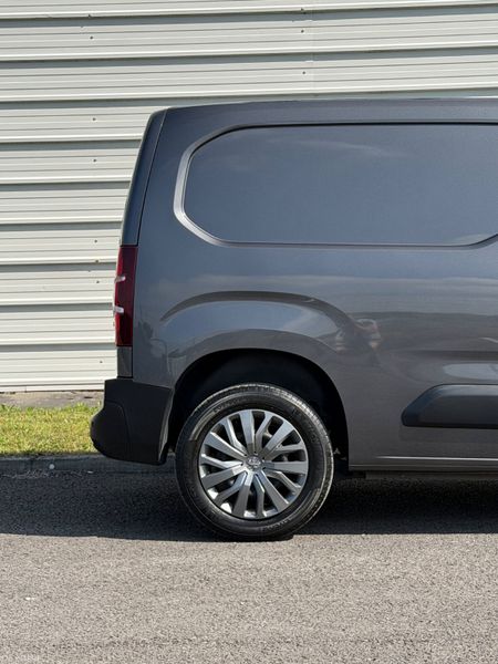 Peugeot Partner 2022 396821180