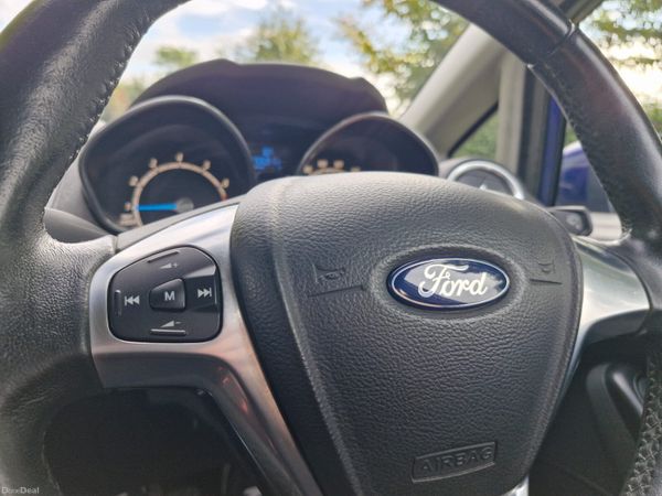 2015 Ford Fiesta Zetec 1.0 99,000 KM 396837858