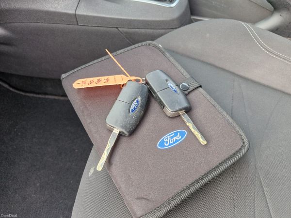 2015 Ford Fiesta Zetec 1.0 99,000 KM 396837898