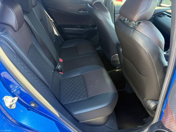 182 Toyota C-HR hybrid 396972678