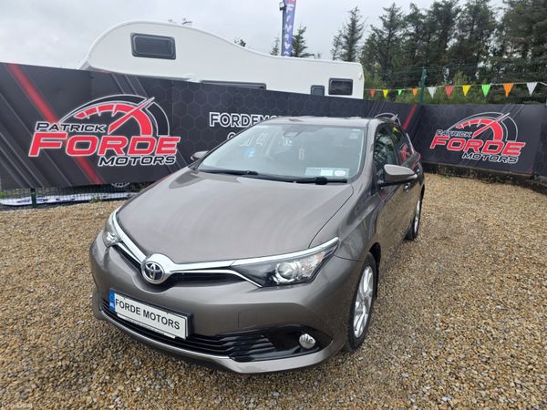 Toyota Auris 2017 396900270