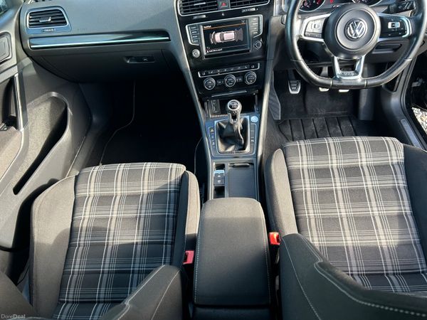 Volkswagen Golf 2016 397069206