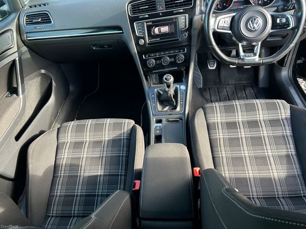 Volkswagen Golf 2016 397070736