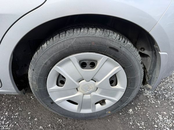 11 HONDA FIT 1.3 HYBRID 397283956