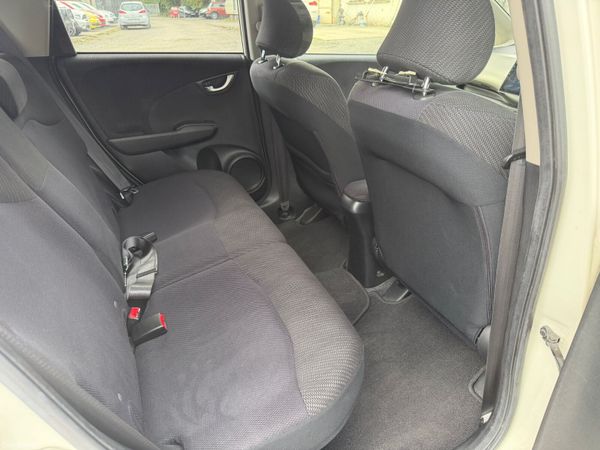 12 HONDA FIT 1.3 HYBRID 397284444