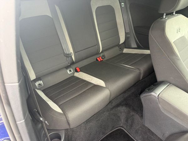 VW Golf R 397288314