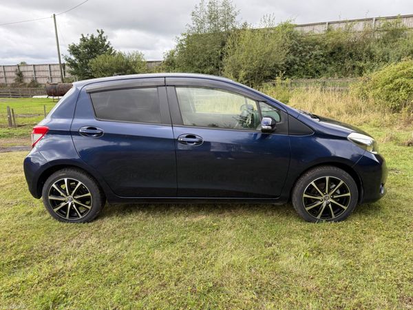 Toyota Vitz 2014. 1.0 L PETROL AUTOMATIC 397350000