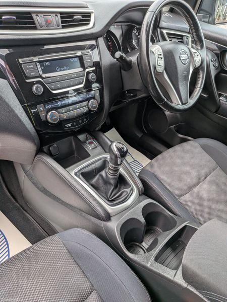 Nissan Qashqai 2015 LOW KMS /FULL SERVICE HISTORY 397356636