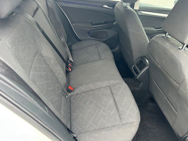 Volkswagen Golf 2021 397358908