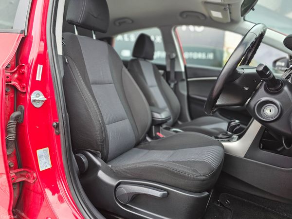 HYUNDAI I30 AUTOMATIC // 04/27 NCT 397302594