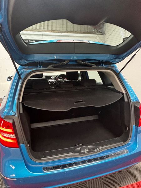 MERCEDES 180B AUTO ( LOW KMS ) 397451580
