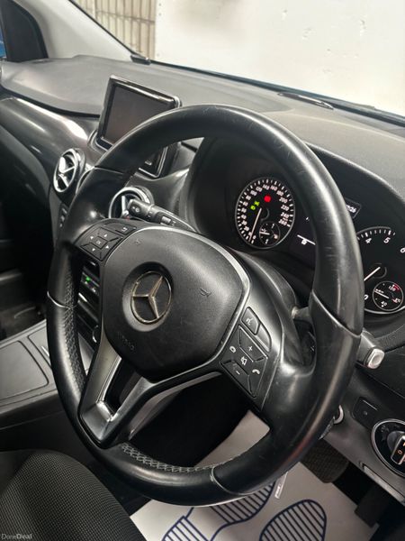MERCEDES 180B AUTO ( LOW KMS ) 397451584