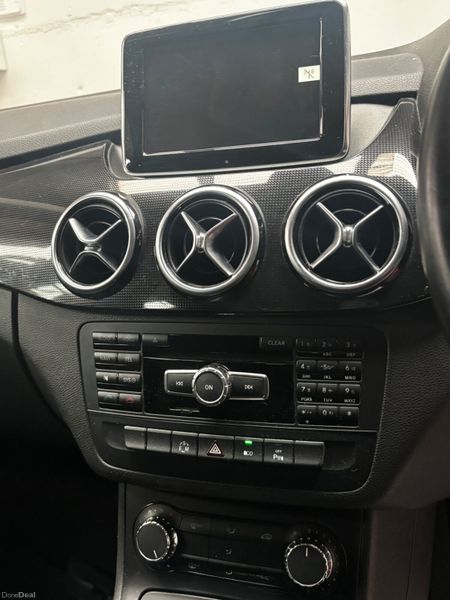 MERCEDES 180B AUTO ( LOW KMS ) 397451592