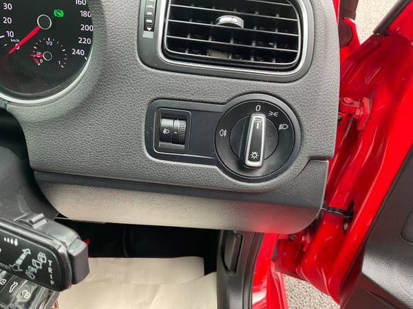 2016 Volkswagen Polo 1.2 Automatic Petrol CarPlay 397498238
