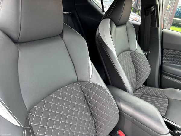 TOYOTA CHR 2019, 1.8 HYBRID AUTO LOW KMS HIGH SPEC 397435646