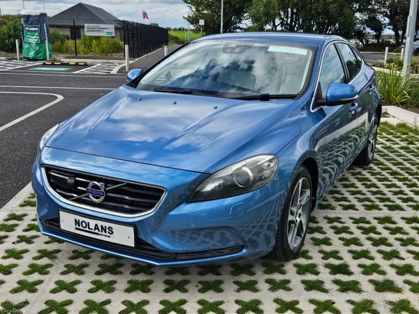 2016 Volvo V40 SE LUX, 5 of 27