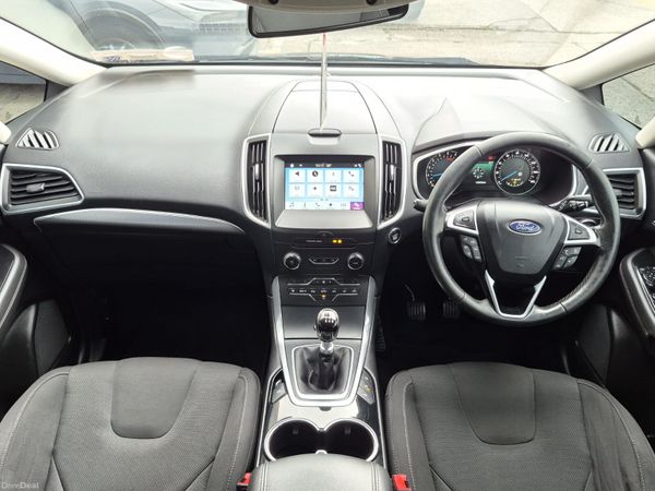 2017(172)  Ford S-Max (Titanium spec) 397532640