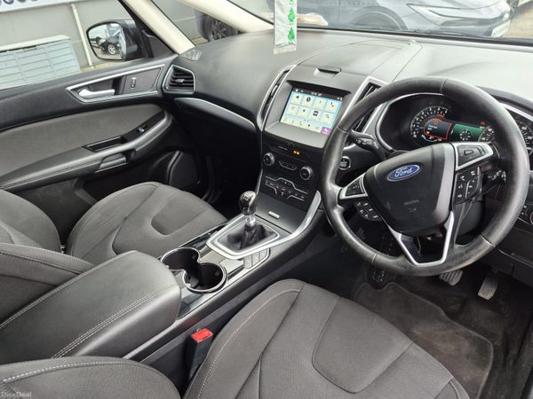 2017(172)  Ford S-Max (Titanium spec) 397532644