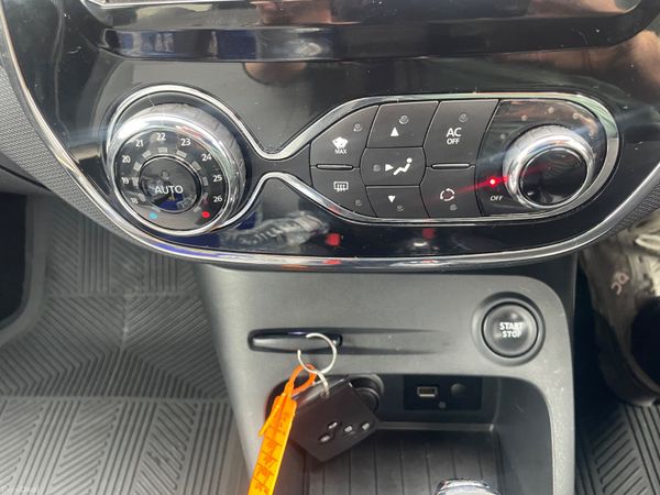 Renault Captur 2015, automatic , low milage 397768390