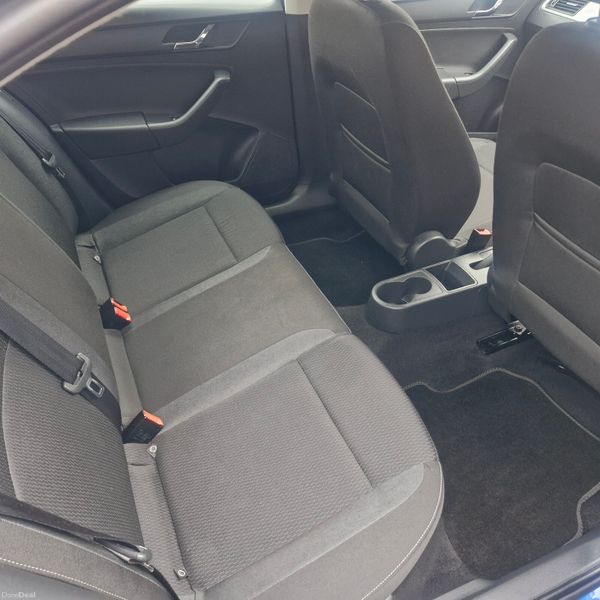 Skoda Rapid 2016 1.2se Low Mileage 397733192