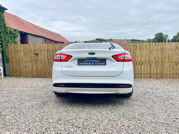 Ford Mondeo 2018 top of the range titanium 397738248
