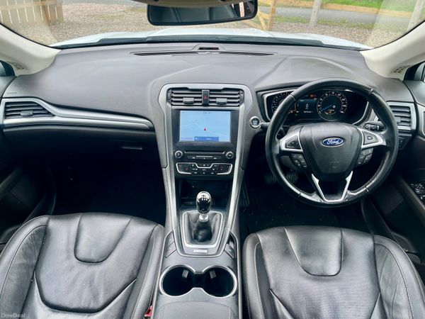 Ford Mondeo 2018 top of the range titanium 397738226