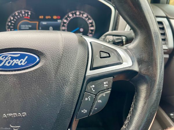 Ford Mondeo 2018 top of the range titanium 397738234