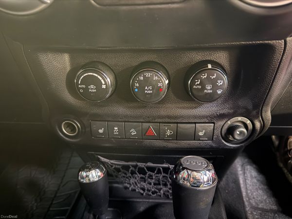 2015 Jeep Wrangler Unlimited 2.8D Auto **2 Seat** 397897130