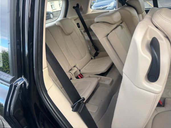 2017 BMW 2-Series 7 SEATER 397822016