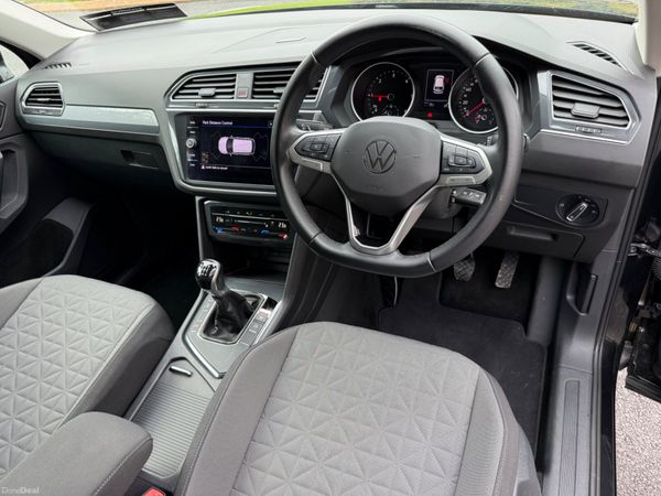 Stunning 231 Volkswagen Tiguan! 397831682