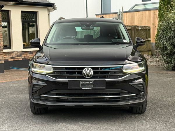 Stunning 231 Volkswagen Tiguan! 397831638
