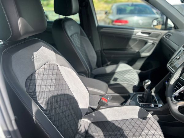 Volkswagen Tiguan R Line 397839312