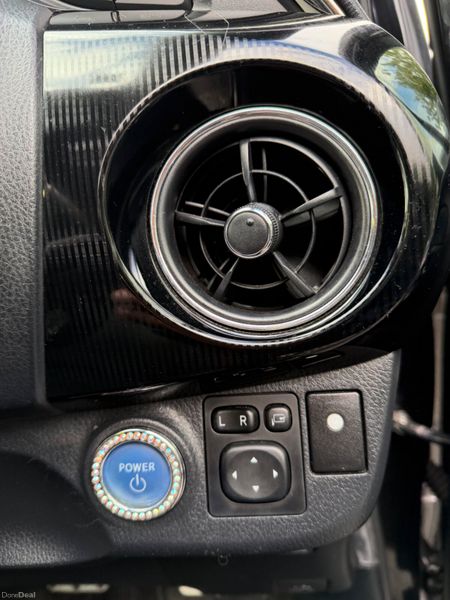 Toyota Vitz ( Yaris) Hybrid automatic 397976568