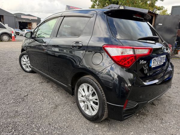 Toyota Vitz ( Yaris) Hybrid automatic 397976528