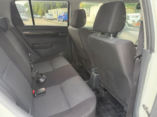 10 Suzuki Swift 1.2 VERY LOW MILEAGE 398079694