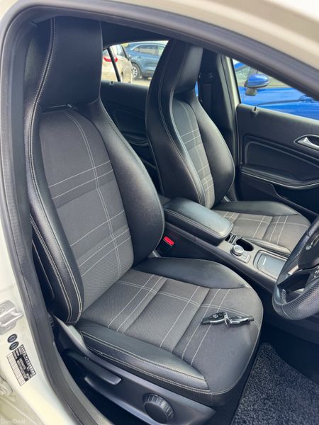 Mercedes A180 2013 1.6 Petrol Auto 51000 KM 2 keys 398018690