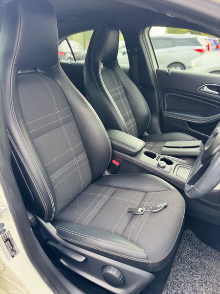 MERCEDES A180 1.6L Petrol Auto 2014 33000KM 2 KEYS 398147324