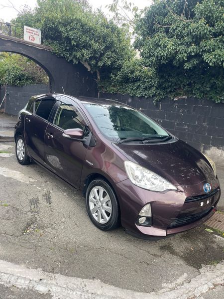 2014 Toyota Aqua, 3 of 12