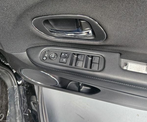2021 Honda Vezel 1.5 Hybrid Auto,51K K.M,CarPlay 398193694