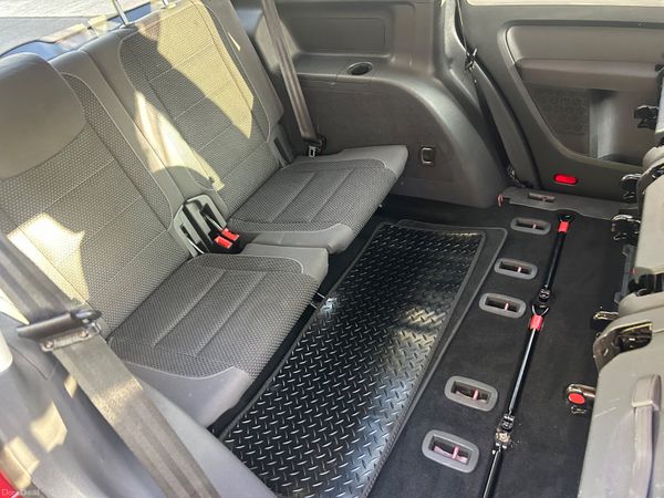 Volkswagen Touran 2015 7 SEATER ( NCT 05/27) 398118418